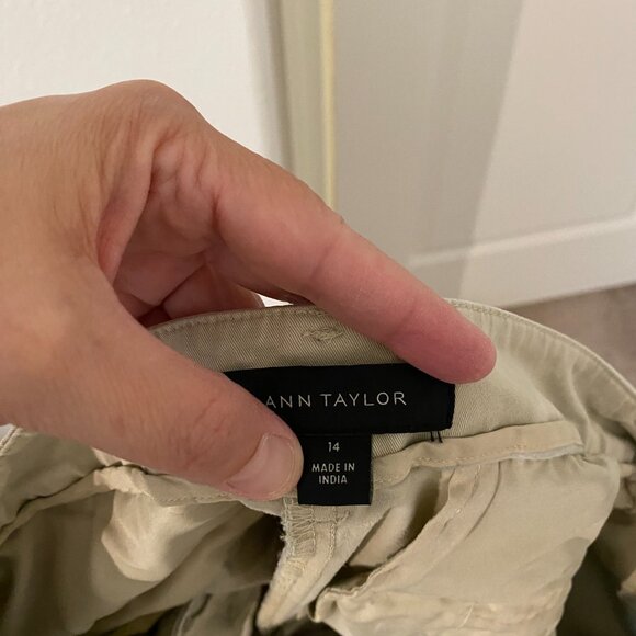 Ann Taylor Tailored Shorts Sz. 14 - Picture 5 of 5